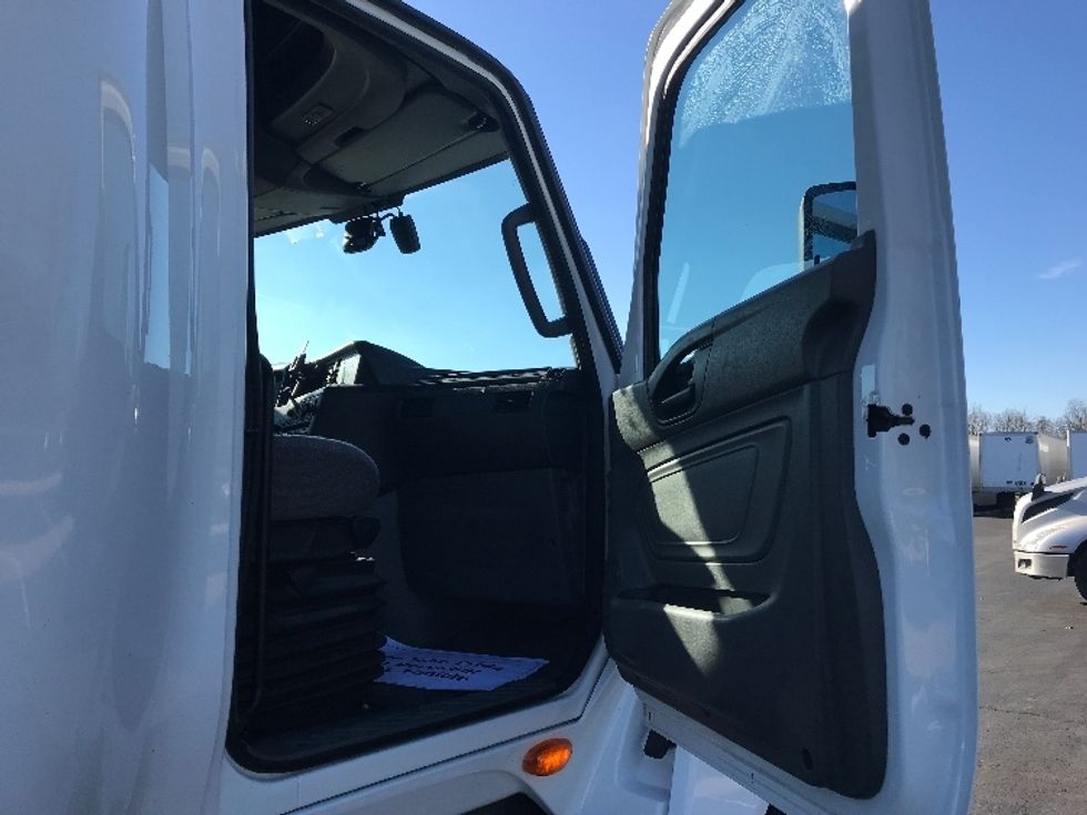 Sleeper Tractor-Heavy Duty Tractors-International-2023-LT625-Bensalem-PA-667,812\n\t\tmiles-$ 39,250 - Image 13