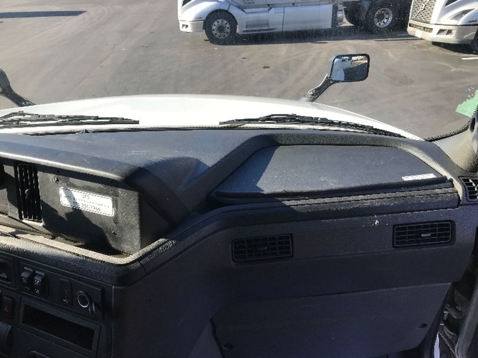 Sleeper Tractor-Heavy Duty Tractors-International-2023-LT625-Bensalem-PA-667,812\n\t\tmiles-$ 39,250 - Image 14