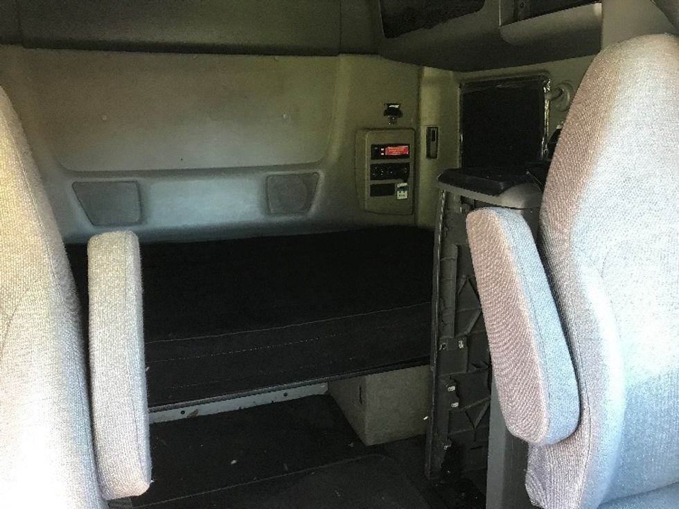 Sleeper Tractor-Heavy Duty Tractors-International-2023-LT625-Bensalem-PA-667,812\n\t\tmiles-$ 39,250 - Image 16