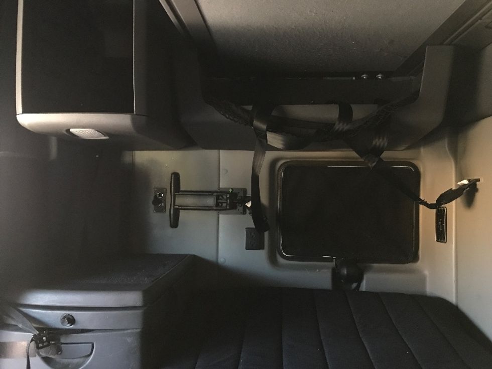 Sleeper Tractor-Heavy Duty Tractors-International-2023-LT625-Bensalem-PA-667,812\n\t\tmiles-$ 39,250 - Image 19