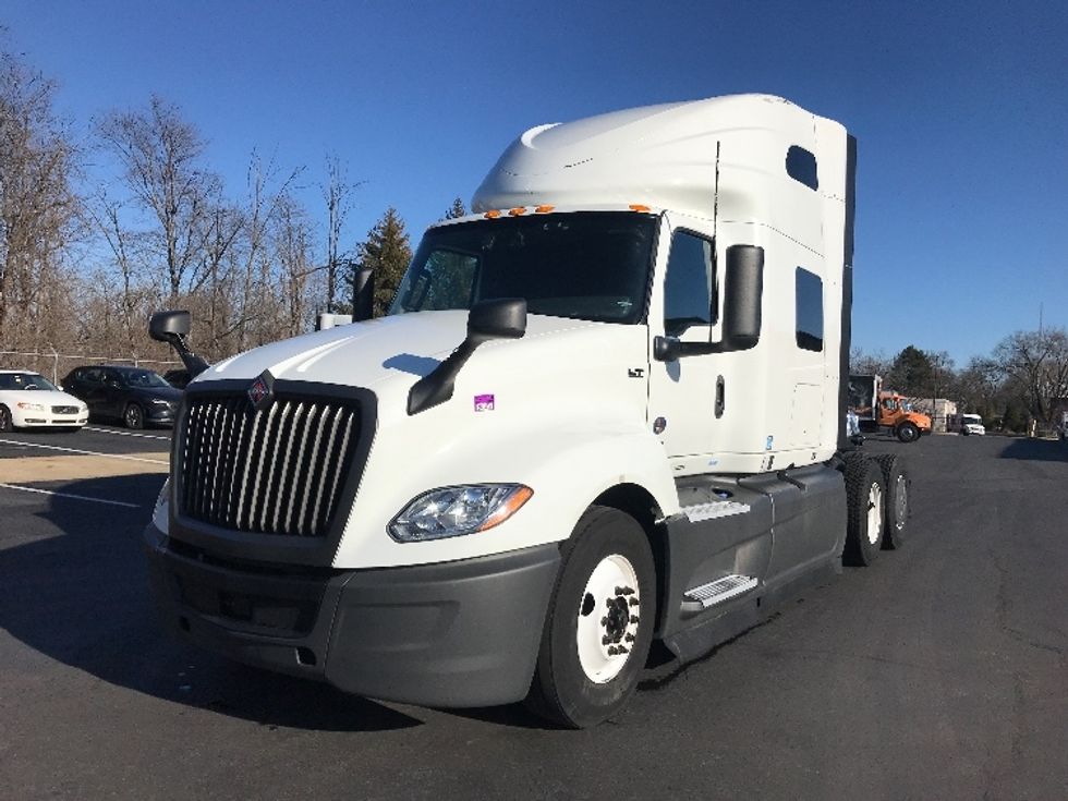 Sleeper Tractor-Heavy Duty Tractors-International-2023-LT625-Bensalem-PA-667,812\n\t\tmiles-$ 39,250 - Image 3