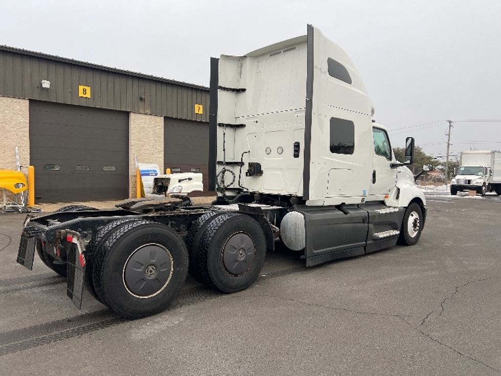 Sleeper Tractor-Heavy Duty Tractors-International-2023-LT625-Bensalem-PA-667,812\n\t\tmiles-$ 39,250 - Image 7