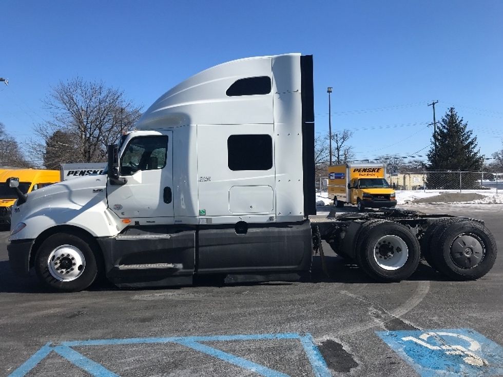 Sleeper Tractor-Heavy Duty Tractors-International-2023-LT625-Bensalem-PA-737,028\n\t\tmiles-$ 34,000 - Image 4