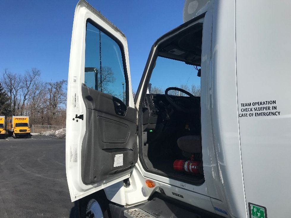 Sleeper Tractor-Heavy Duty Tractors-International-2023-LT625-Bensalem-PA-737,028\n\t\tmiles-$ 34,000 - Image 9