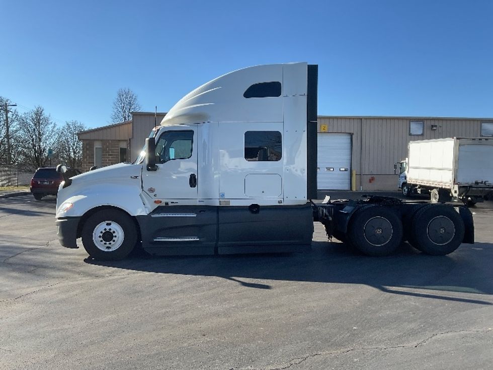 Sleeper Tractor-Heavy Duty Tractors-International-2023-LT625-Bethlehem-PA-573,642\n\t\tmiles-$ 48,250 - Image 4