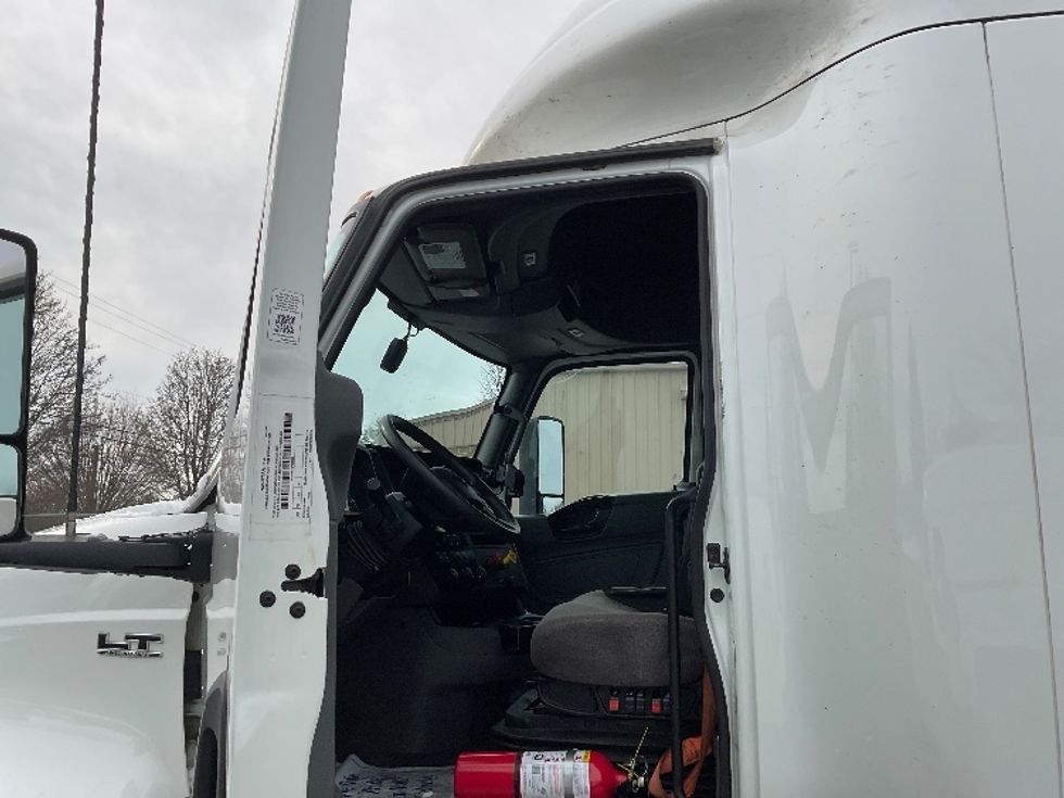 Sleeper Tractor-Heavy Duty Tractors-International-2023-LT625-Bethlehem-PA-573,642\n\t\tmiles-$ 48,250 - Image 9