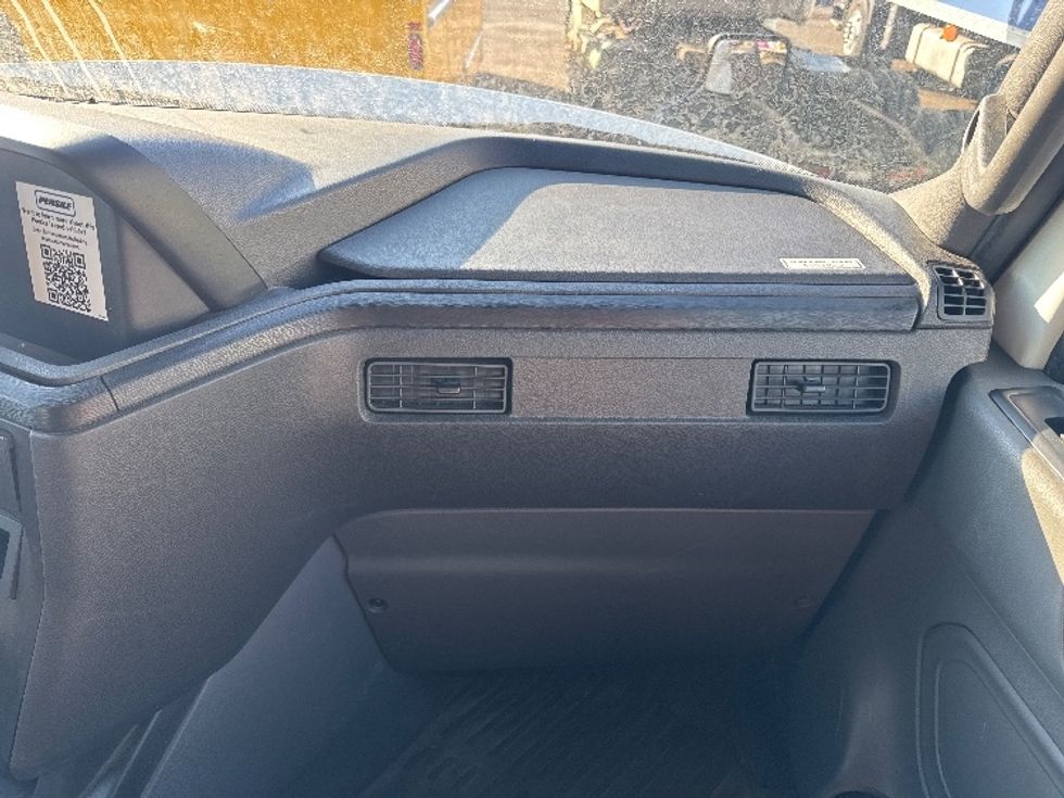 Sleeper Tractor-Heavy Duty Tractors-International-2023-LT625-Brooklyn Park-MN-354,076\n\t\tmiles-$ 69,250 - Image 14