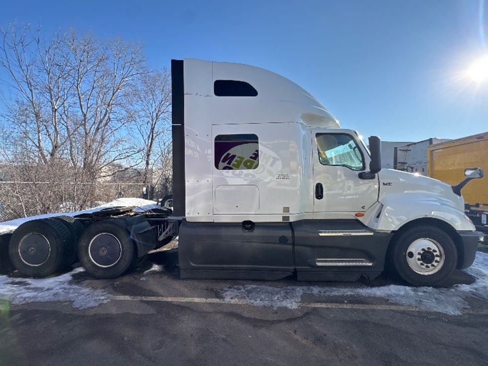 Sleeper Tractor-Heavy Duty Tractors-International-2023-LT625-Brooklyn Park-MN-354,076\n\t\tmiles-$ 69,250 - Image 8