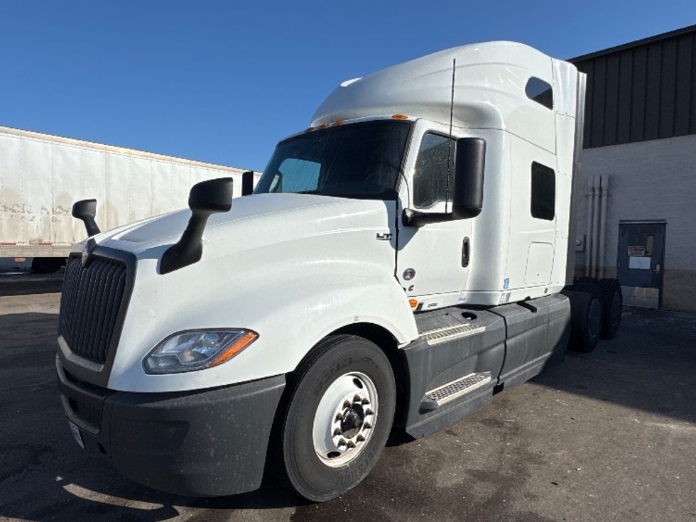 Sleeper Tractor-Heavy Duty Tractors-International-2023-LT625-Brooklyn Park-MN-465,880\n\t\tmiles-$ 58,250 - Image 3