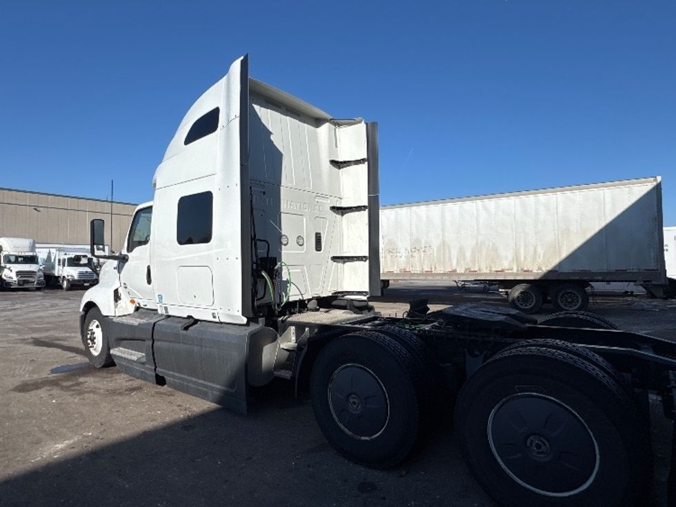 Sleeper Tractor-Heavy Duty Tractors-International-2023-LT625-Brooklyn Park-MN-465,880\n\t\tmiles-$ 58,250 - Image 5