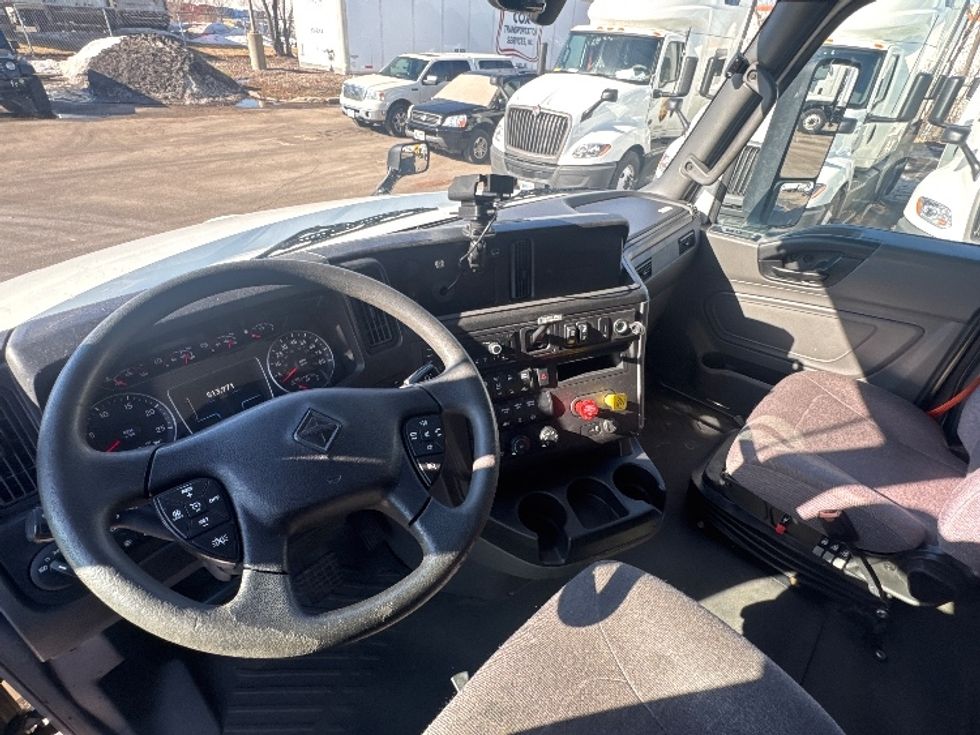 Sleeper Tractor-Heavy Duty Tractors-International-2023-LT625-Brooklyn Park-MN-513,982\n\t\tmiles-$ 53,750 - Image 10