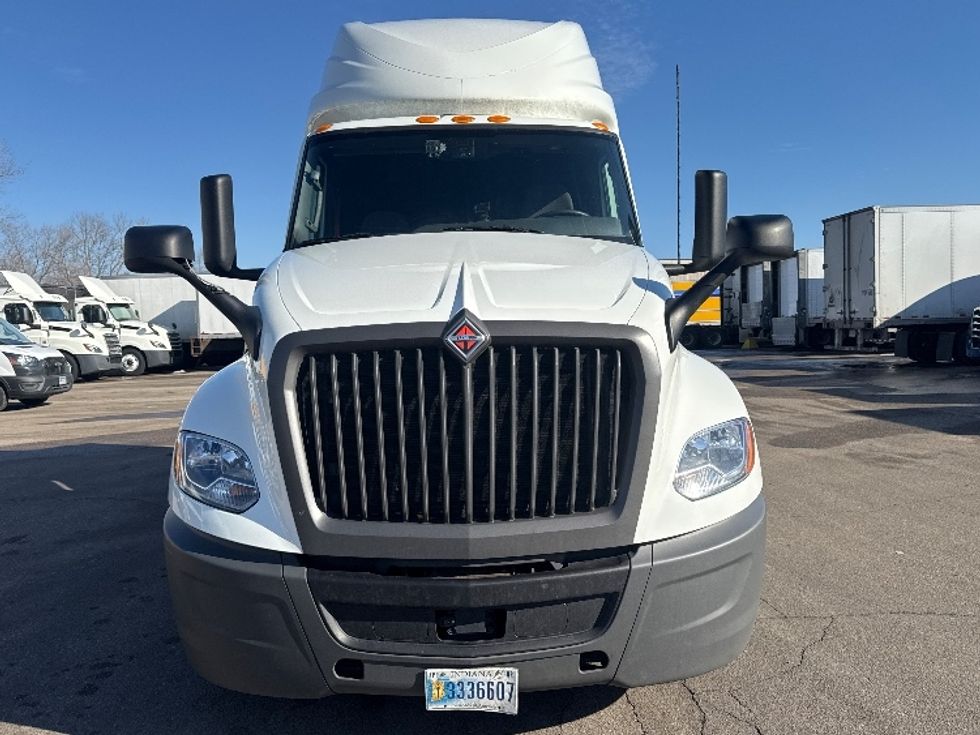 Sleeper Tractor-Heavy Duty Tractors-International-2023-LT625-Brooklyn Park-MN-513,982\n\t\tmiles-$ 53,750 - Image 2