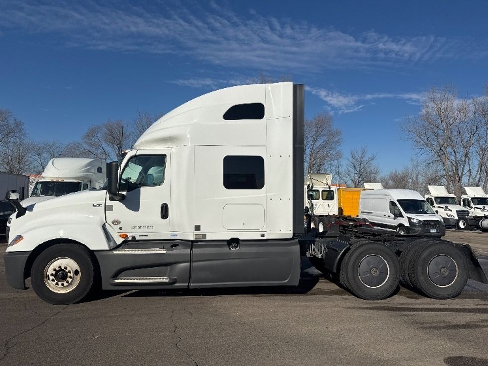 Sleeper Tractor-Heavy Duty Tractors-International-2023-LT625-Brooklyn Park-MN-513,982\n\t\tmiles-$ 53,750 - Image 4