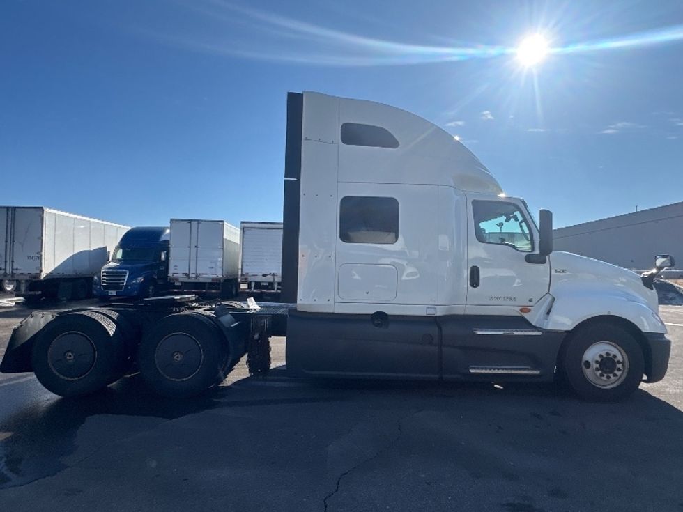 Sleeper Tractor-Heavy Duty Tractors-International-2023-LT625-Brooklyn Park-MN-513,982\n\t\tmiles-$ 53,750 - Image 8