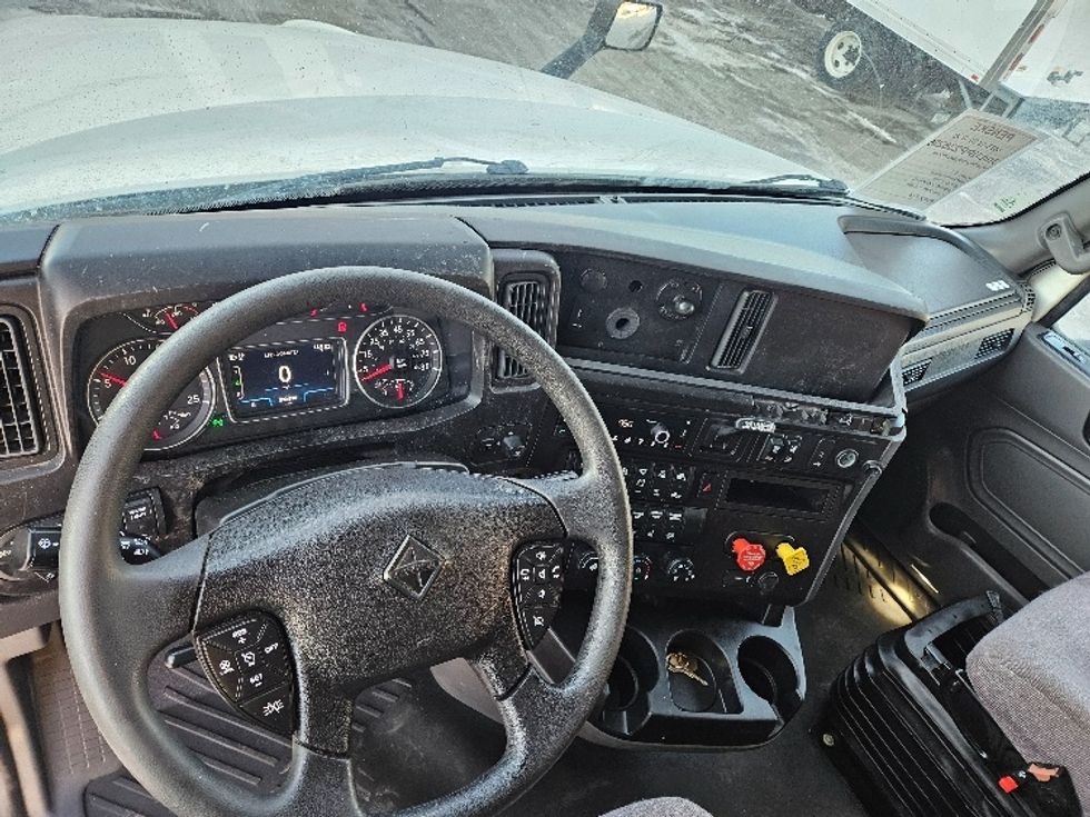 Sleeper Tractor-Heavy Duty Tractors-International-2023-LT625-Brooklyn Park-MN-530,871\n\t\tmiles-$ 52,000 - Image 11