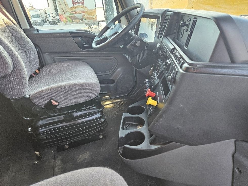 Sleeper Tractor-Heavy Duty Tractors-International-2023-LT625-Brooklyn Park-MN-530,871\n\t\tmiles-$ 52,000 - Image 15