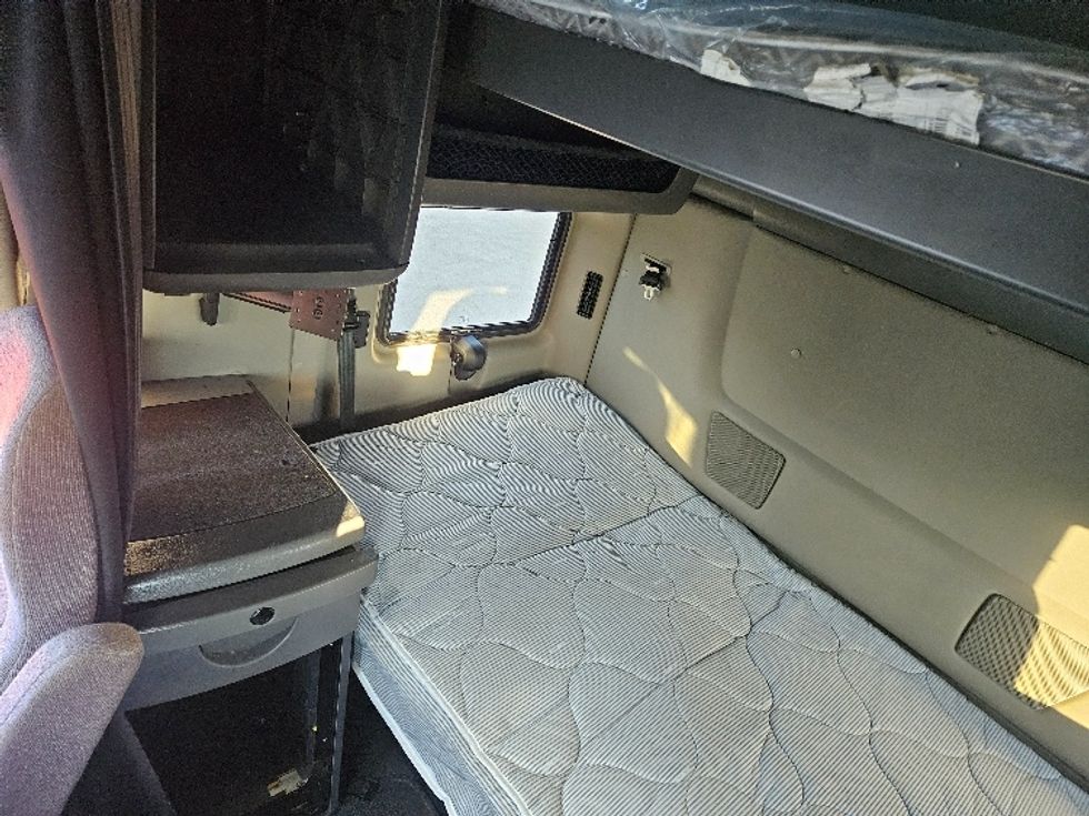 Sleeper Tractor-Heavy Duty Tractors-International-2023-LT625-Brooklyn Park-MN-530,871\n\t\tmiles-$ 52,000 - Image 19