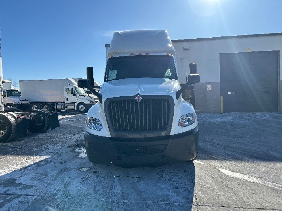 Sleeper Tractor-Heavy Duty Tractors-International-2023-LT625-Brooklyn Park-MN-530,871\n\t\tmiles-$ 52,000 - Image 2