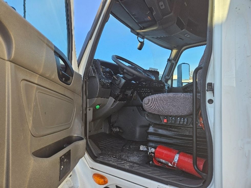 Sleeper Tractor-Heavy Duty Tractors-International-2023-LT625-Brooklyn Park-MN-530,871\n\t\tmiles-$ 52,000 - Image 9