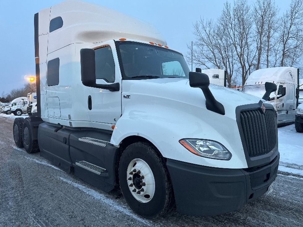 Sleeper Tractor-Heavy Duty Tractors-International-2023-LT625-Brooklyn Park-MN-555,724\n\t\tmiles-$ 49,750 - Image 1