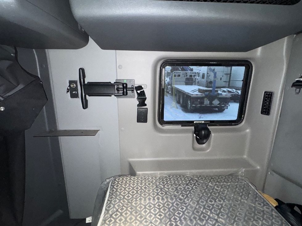 Sleeper Tractor-Heavy Duty Tractors-International-2023-LT625-Brooklyn Park-MN-555,724\n\t\tmiles-$ 49,750 - Image 19