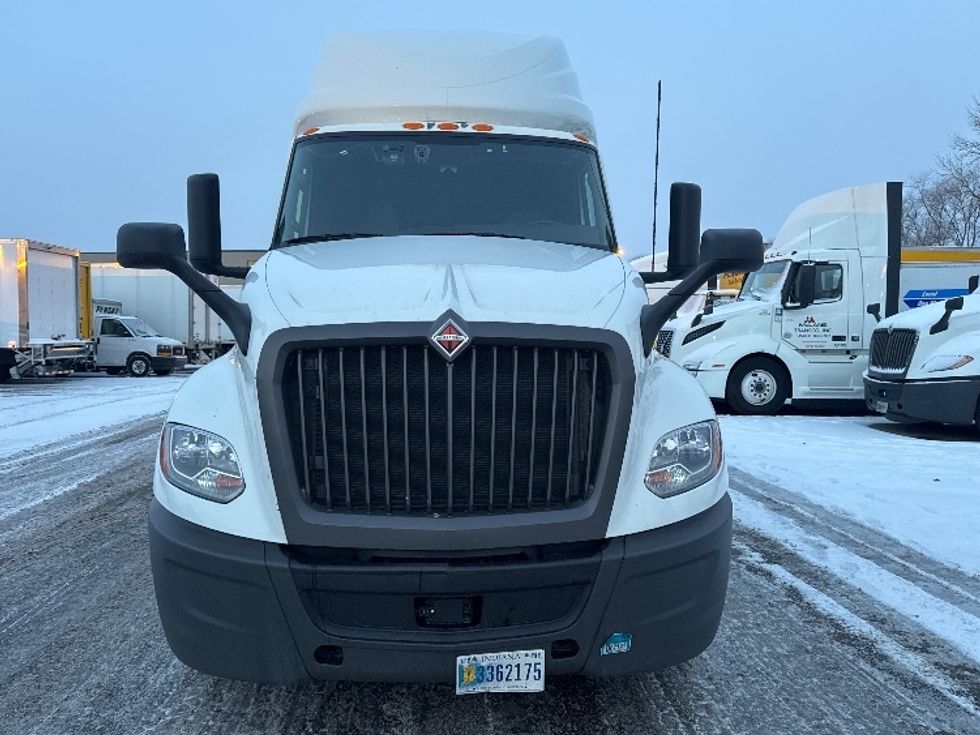 Sleeper Tractor-Heavy Duty Tractors-International-2023-LT625-Brooklyn Park-MN-555,724\n\t\tmiles-$ 49,750 - Image 2