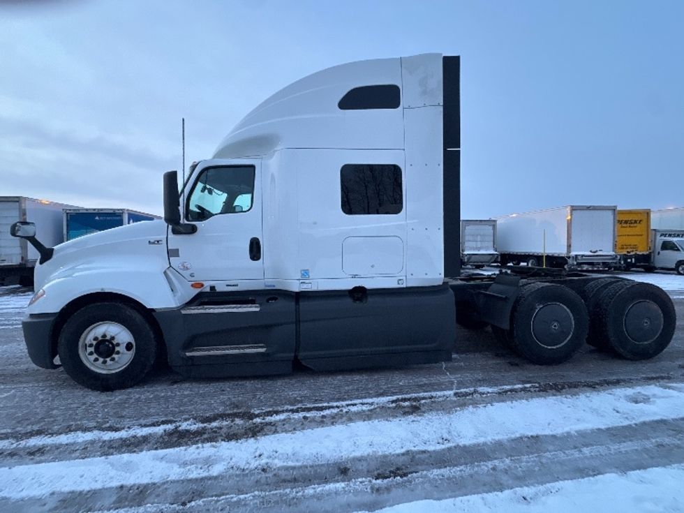 Sleeper Tractor-Heavy Duty Tractors-International-2023-LT625-Brooklyn Park-MN-555,724\n\t\tmiles-$ 49,750 - Image 4