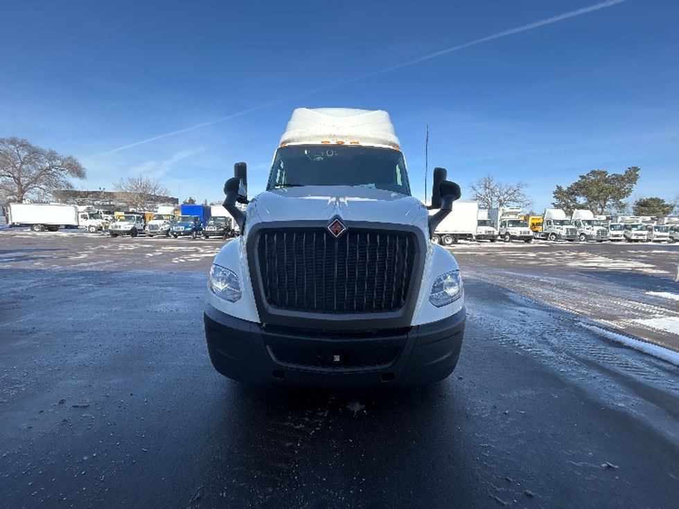 Sleeper Tractor-Heavy Duty Tractors-International-2023-LT625-Brooklyn Park-MN-563,991\n\t\tmiles-$ 49,000 - Image 2