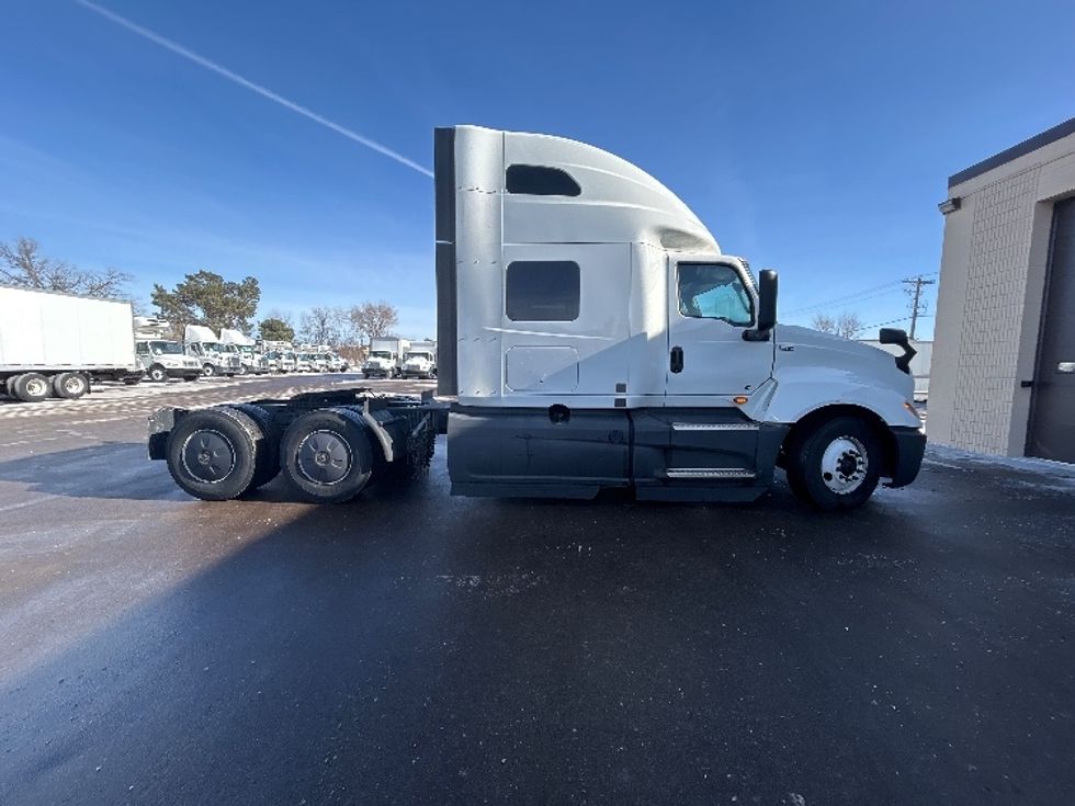 Sleeper Tractor-Heavy Duty Tractors-International-2023-LT625-Brooklyn Park-MN-563,991\n\t\tmiles-$ 49,000 - Image 8