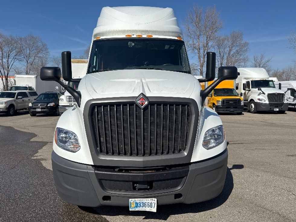 Sleeper Tractor-Heavy Duty Tractors-International-2023-LT625-Brooklyn Park-MN-585,865\n\t\tmiles-$ 47,000 - Image 2