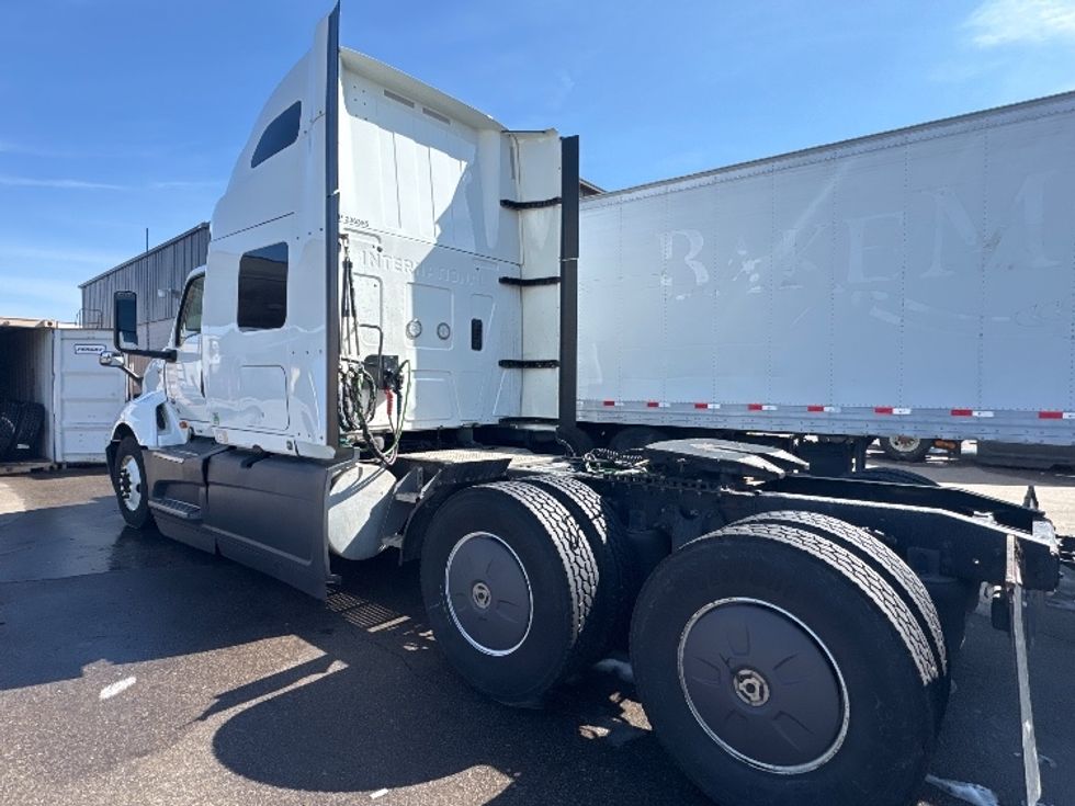 Sleeper Tractor-Heavy Duty Tractors-International-2023-LT625-Brooklyn Park-MN-585,865\n\t\tmiles-$ 47,000 - Image 5