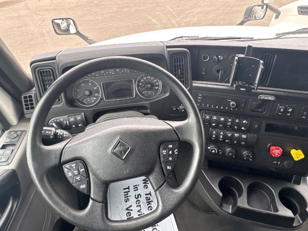 Sleeper Tractor-Heavy Duty Tractors-International-2023-LT625-Brooklyn Park-MN-586,412\n\t\tmiles-$ 46,750 - Image 11