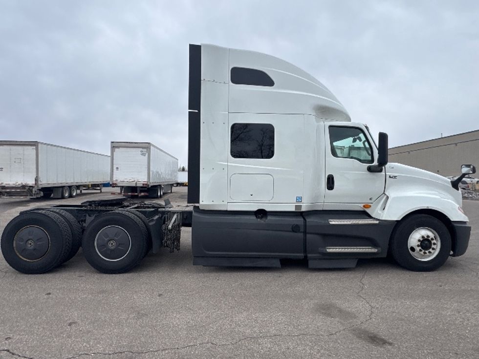 Sleeper Tractor-Heavy Duty Tractors-International-2023-LT625-Brooklyn Park-MN-586,412\n\t\tmiles-$ 46,750 - Image 8