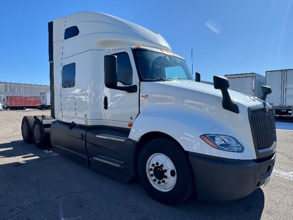 Sleeper Tractor-Heavy Duty Tractors-International-2023-LT625-Brooklyn Park-MN-612,618\n\t\tmiles-$ 44,500 - Image 1