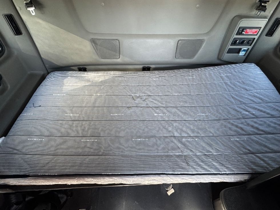 Sleeper Tractor-Heavy Duty Tractors-International-2023-LT625-Brooklyn Park-MN-612,618\n\t\tmiles-$ 44,500 - Image 17