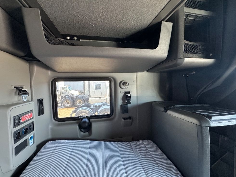 Sleeper Tractor-Heavy Duty Tractors-International-2023-LT625-Brooklyn Park-MN-612,618\n\t\tmiles-$ 44,500 - Image 18