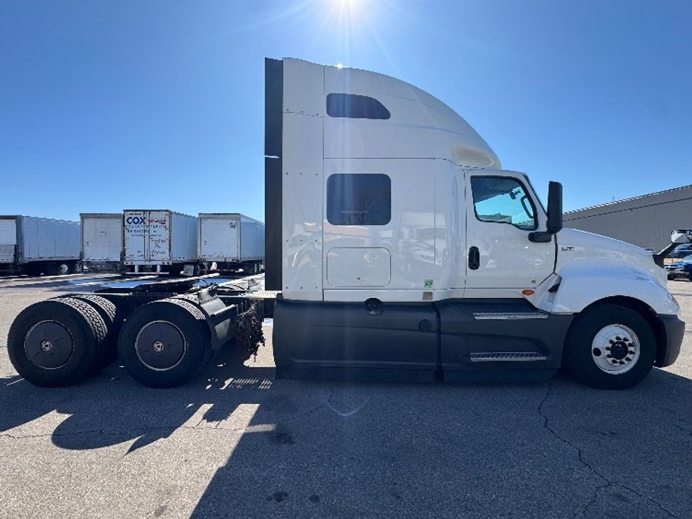 Sleeper Tractor-Heavy Duty Tractors-International-2023-LT625-Brooklyn Park-MN-612,618\n\t\tmiles-$ 44,500 - Image 8