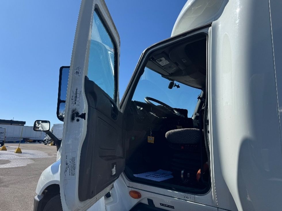 Sleeper Tractor-Heavy Duty Tractors-International-2023-LT625-Brooklyn Park-MN-612,618\n\t\tmiles-$ 44,500 - Image 9