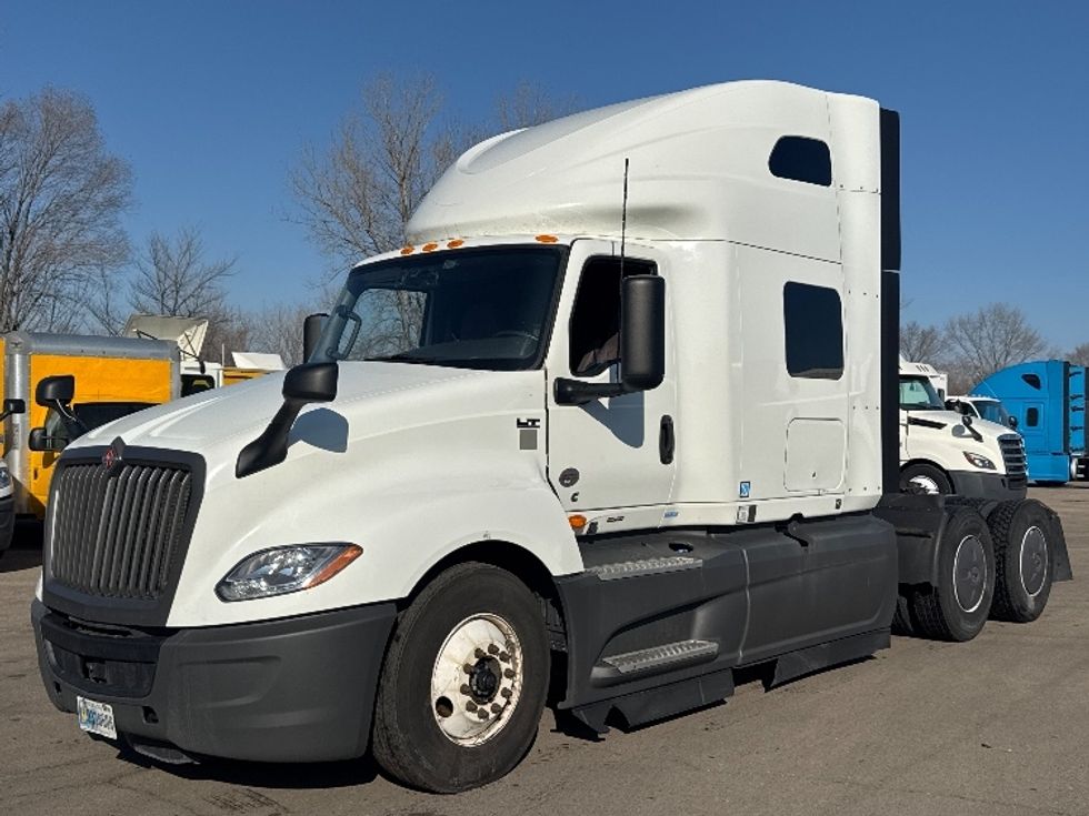 Sleeper Tractor-Heavy Duty Tractors-International-2023-LT625-Brooklyn Park-MN-644,389\n\t\tmiles-$ 41,500 - Image 3