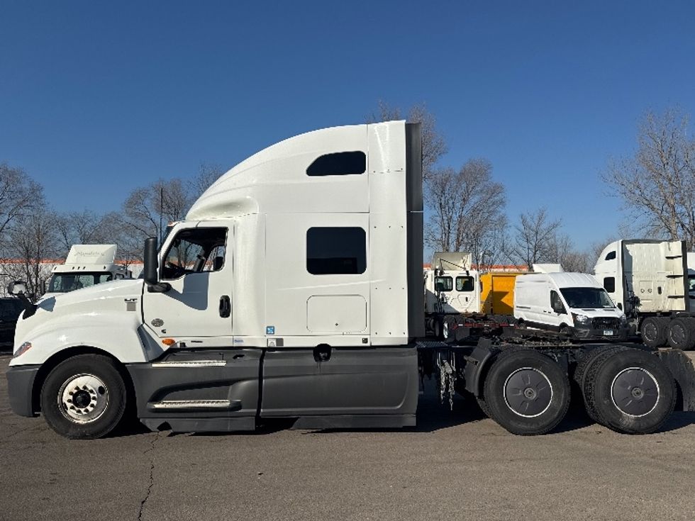 Sleeper Tractor-Heavy Duty Tractors-International-2023-LT625-Brooklyn Park-MN-644,389\n\t\tmiles-$ 41,500 - Image 4