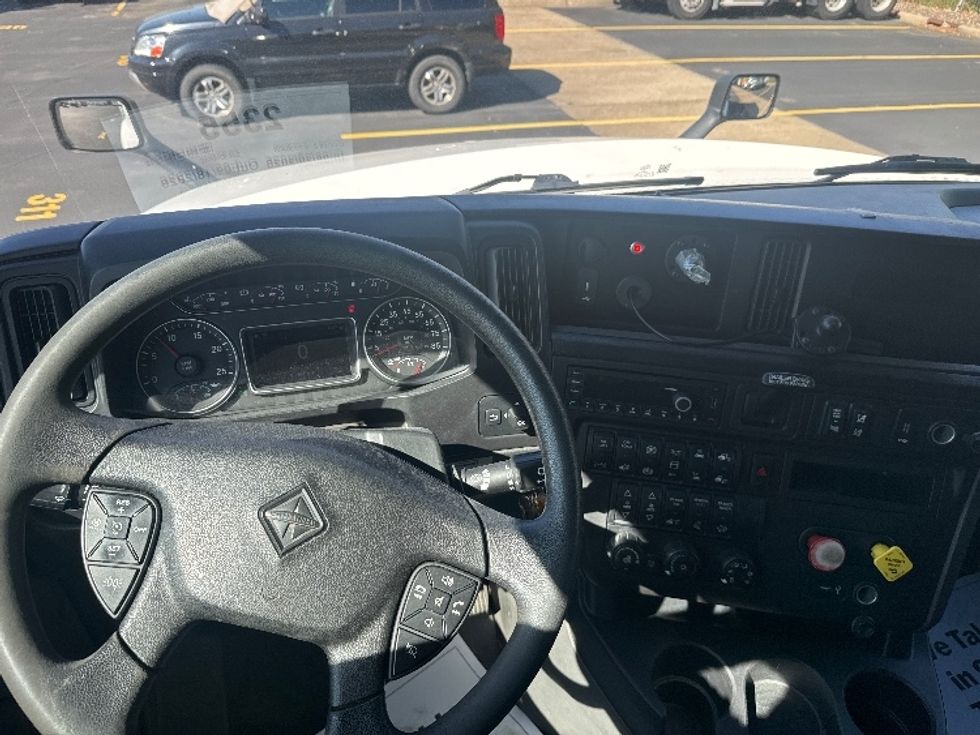 Sleeper Tractor-Heavy Duty Tractors-International-2023-LT625-Brooklyn Park-MN-688,904\n\t\tmiles-$ 48,750 - Image 11