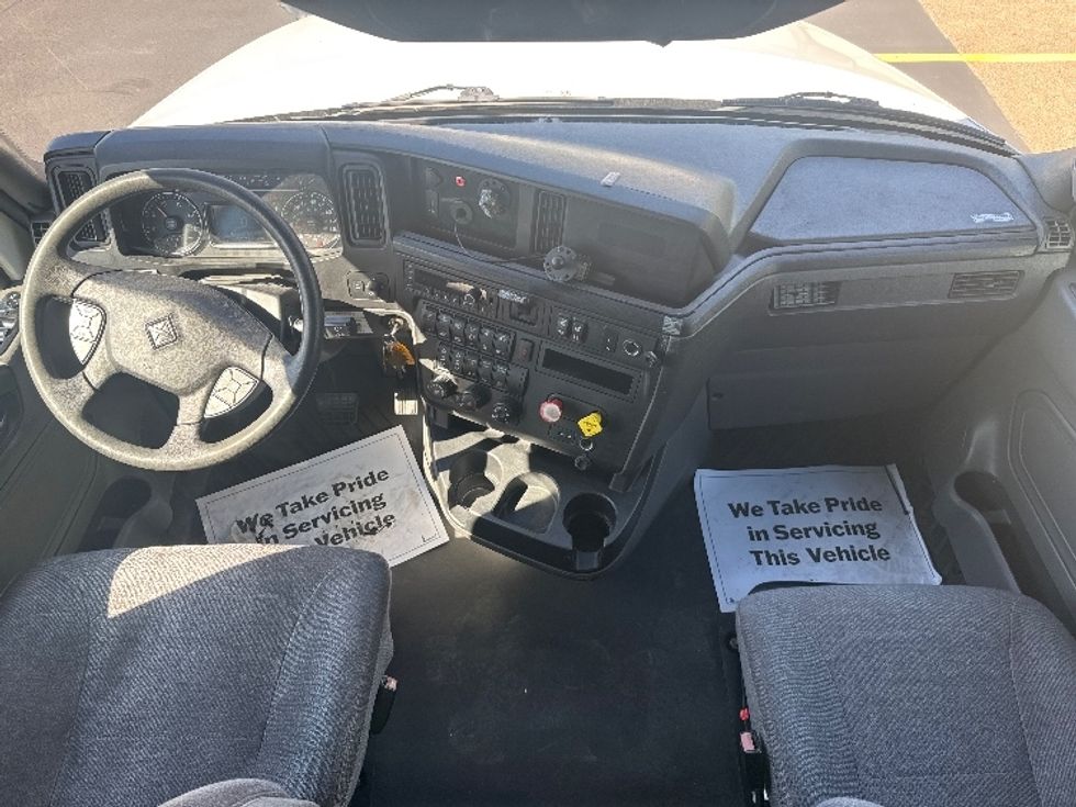 Sleeper Tractor-Heavy Duty Tractors-International-2023-LT625-Brooklyn Park-MN-688,904\n\t\tmiles-$ 48,750 - Image 12