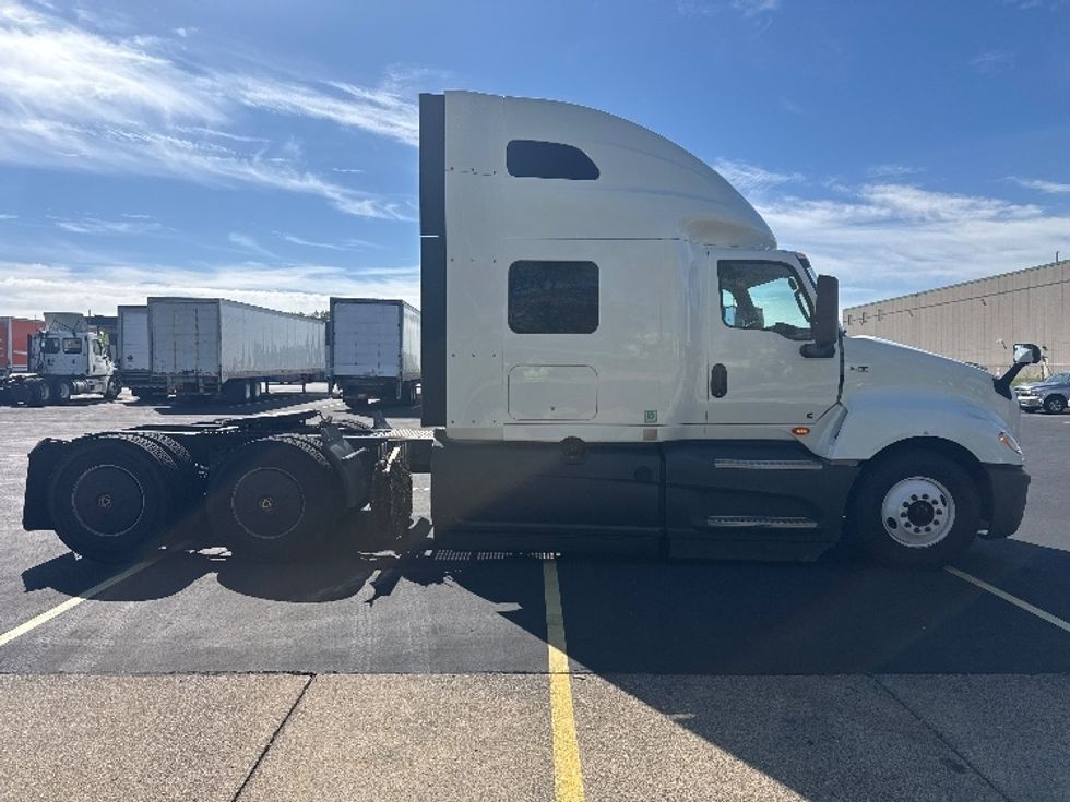 Sleeper Tractor-Heavy Duty Tractors-International-2023-LT625-Brooklyn Park-MN-688,904\n\t\tmiles-$ 48,750 - Image 8