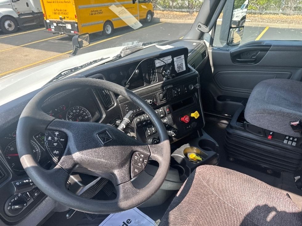 Sleeper Tractor-Heavy Duty Tractors-International-2023-LT625-Brooklyn Park-MN-709,471\n\t\tmiles-$ 45,500 - Image 10