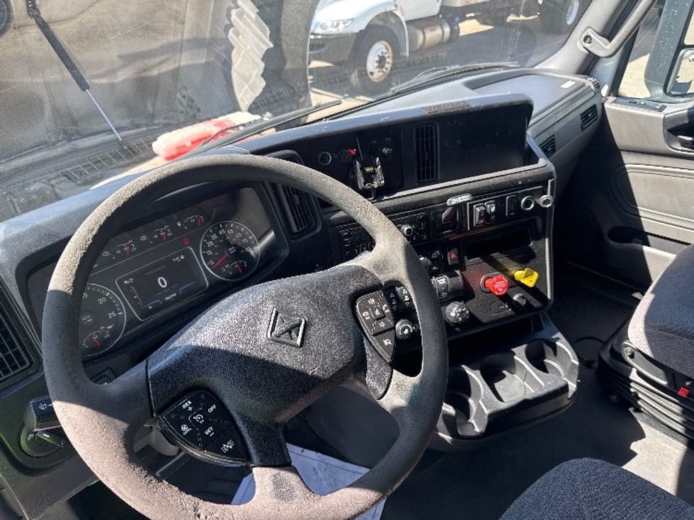 Sleeper Tractor-Heavy Duty Tractors-International-2023-LT625-Brooklyn Park-MN-755,758\n\t\tmiles-$ 35,000 - Image 10