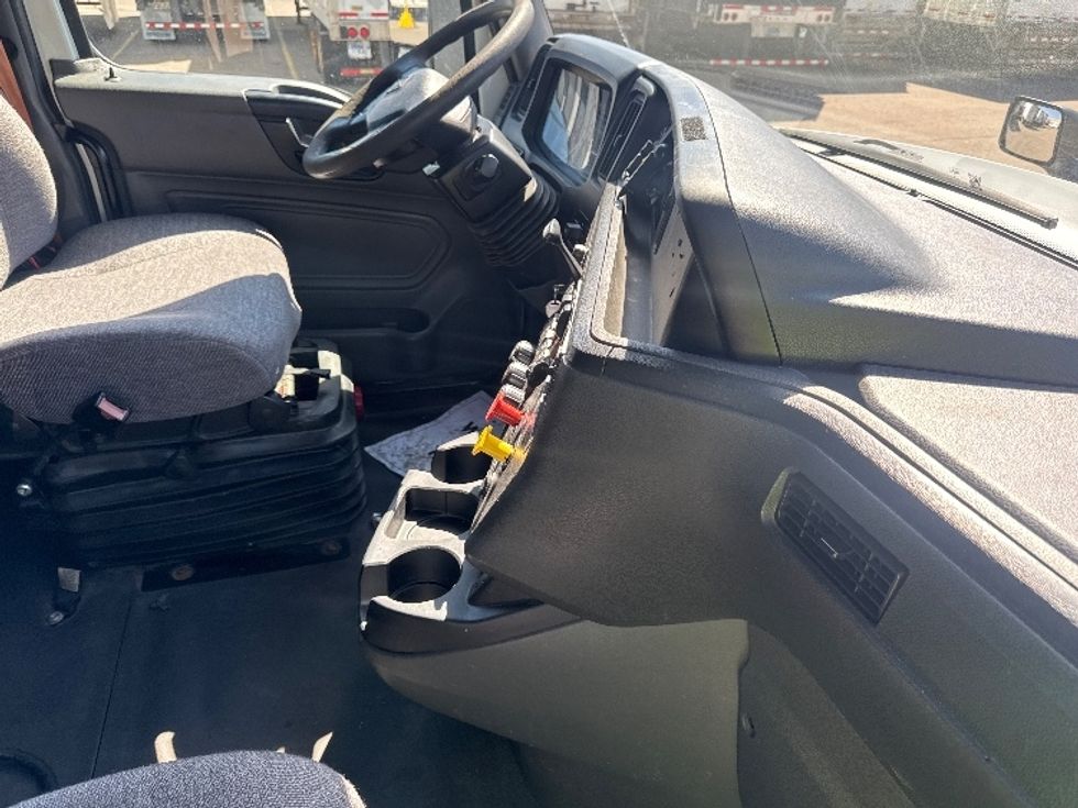 Sleeper Tractor-Heavy Duty Tractors-International-2023-LT625-Brooklyn Park-MN-755,758\n\t\tmiles-$ 35,000 - Image 15