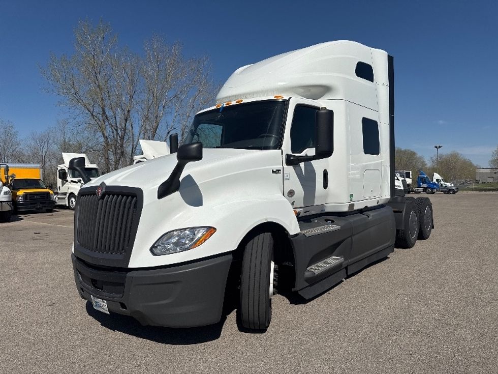 Sleeper Tractor-Heavy Duty Tractors-International-2023-LT625-Brooklyn Park-MN-755,758\n\t\tmiles-$ 35,000 - Image 3