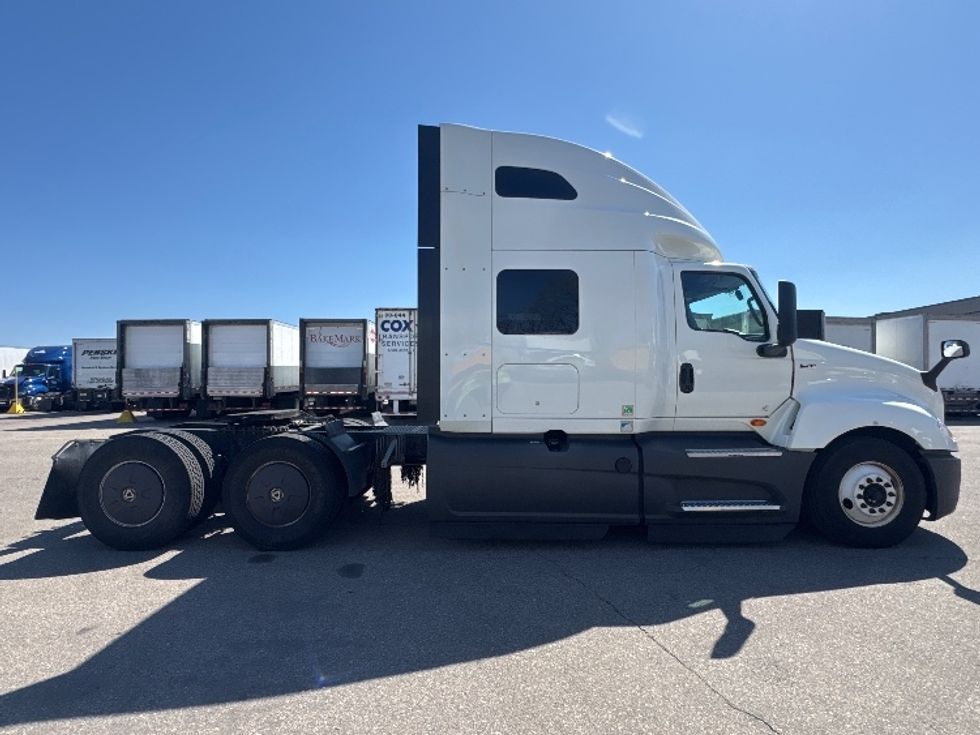 Sleeper Tractor-Heavy Duty Tractors-International-2023-LT625-Brooklyn Park-MN-755,758\n\t\tmiles-$ 35,000 - Image 8