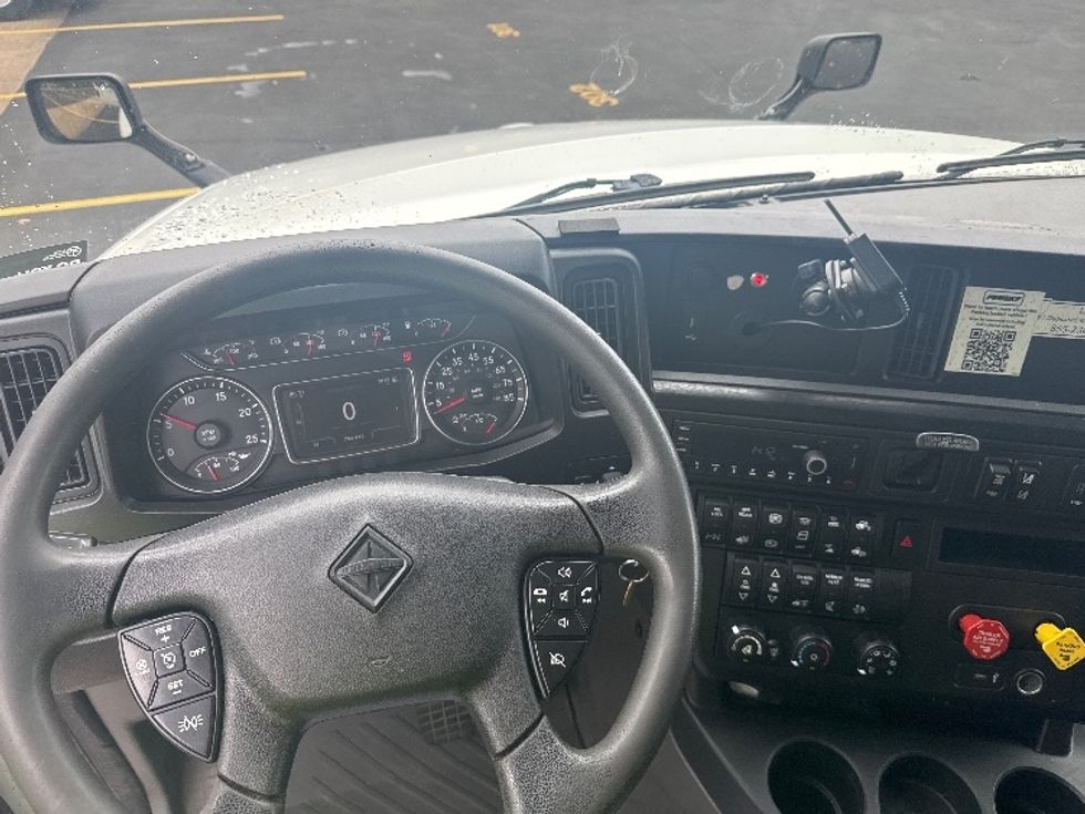 Sleeper Tractor-Heavy Duty Tractors-International-2023-LT625-Brooklyn Park-MN-796,412\n\t\tmiles-$ 36,250 - Image 11