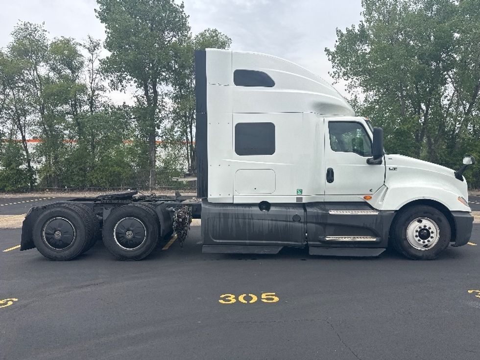 Sleeper Tractor-Heavy Duty Tractors-International-2023-LT625-Brooklyn Park-MN-796,412\n\t\tmiles-$ 36,250 - Image 8
